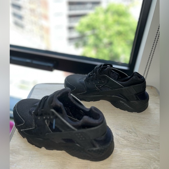 Youth Black Huarache sneakers - Picture 3 of 7